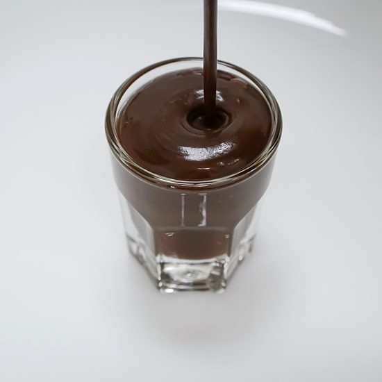 โรงงานผลิตน้ำเชื่อม ไซรัป ซอสเคลือบ OEM - ช็อกโกแลตไซรัป (Syrup chocolate flavoured)
