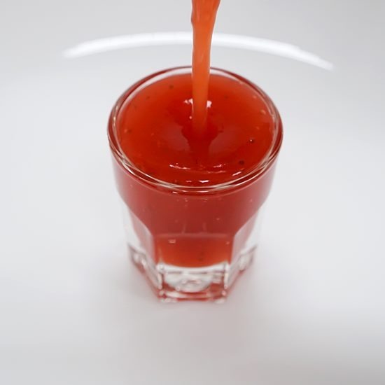 โรงงานผลิตน้ำเชื่อม ไซรัป ซอสเคลือบ OEM - สตรอเบอรี่ เพียวเร่  (Puree strawberry)