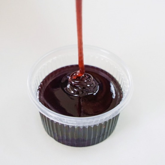 ซอสบลูเบอรี่ (Blueberry Sauce) ซอสบลูเบอรี่  โรงงานผลิตซอสไอศครีม  ซอสราดบิงซู  แยมบลูเบอรี่ถุง  ซอสราดเค้กบลูเบอรี่  ซอสราดไอศครีม 